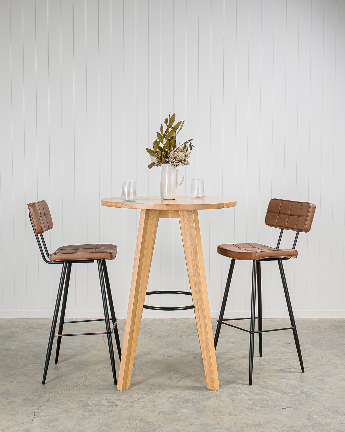 Bar stools (High stools)