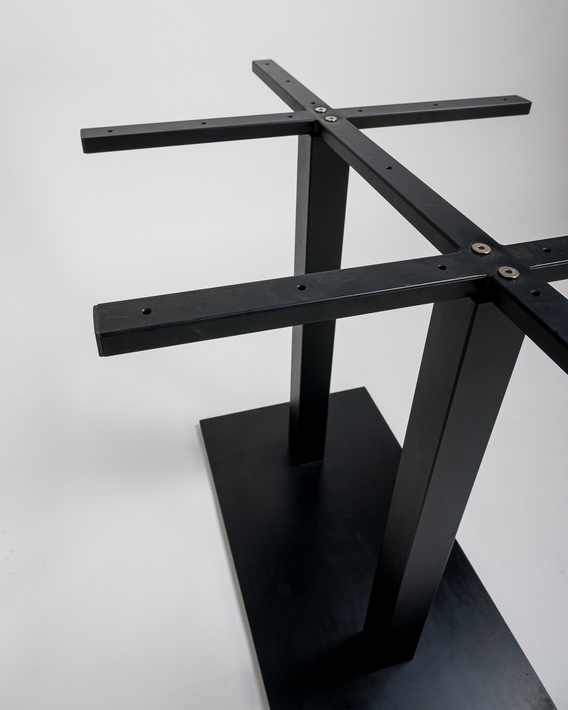 Konus Double Bar Leaner Base - 60X90 X 90Cm H, Black