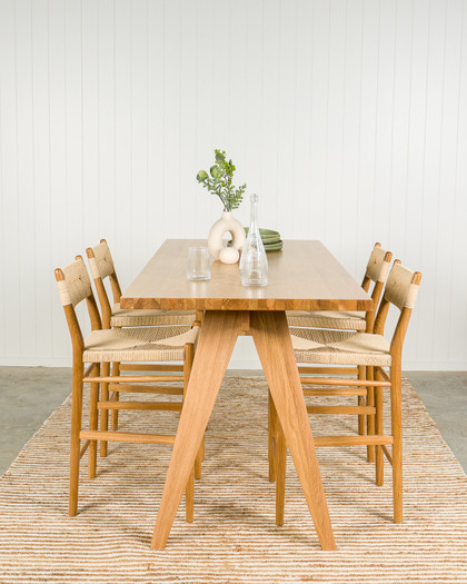 Stockholm Oak Bar Leaner - 180X80Cm 90H, Natural