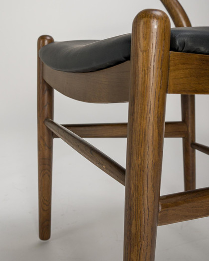 Cintesi Hans Wegner Replica Wishbone B/Stool, Walnut, Uph Seat, 65Cm 