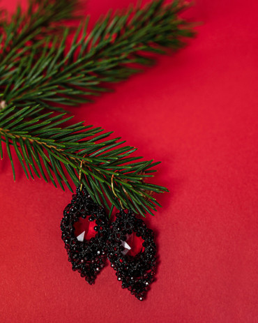 ELARA GARNET EARRINGS