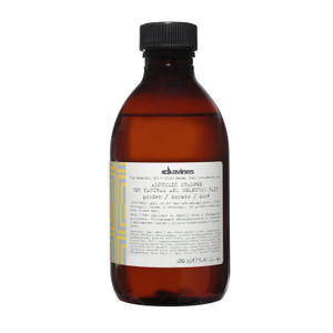Davines - Alchemic Shampoo Golden - Color-enhancing shampoo for golden-blonde to honey-blonde tones. Davines - Alchemic Shampoo Golden - Color-enhancing shampoo for golden-blonde to honey-blonde tones.
