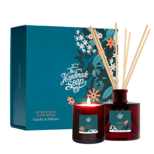 The Handmade Soap Candle + Diffuser Giftset - Bitter Orange & Pink Pepper The Handmade Soap Candle + Diffuser Giftset - Bitter Orange & Pink Pepper
