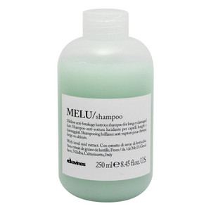 Elasticizing anti-breakage shampoo for long or damaged hair. The formula, characterized by a soft and creamy foam, gently cleanses the hair making it shiny and silky. Elasticizing anti-breakage shampoo for long or damaged hair. The formula, characterized by a soft and creamy foam, gently cleanses the hair making it shiny and silky.
