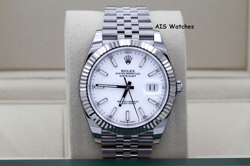 FSOT: Rolex Submariner 41MM 18k/SS 126613LB SunBurst Blue Dial 2022 Box &  Papers | WatchUSeek Watch Forums