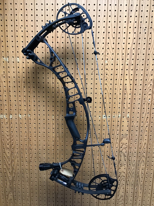 Hoyt VTM 31 Right Hand Black Out