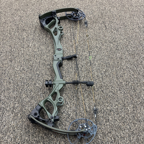 2023 Bowtech Carbon One OD Green 60-70# Right Handed 1