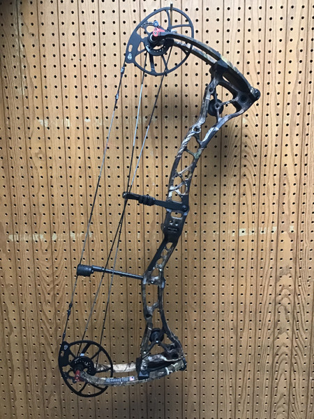 Bowtech CP30 Right-Handed Mossy Oak Bow 25-30.5" 60-70lbs