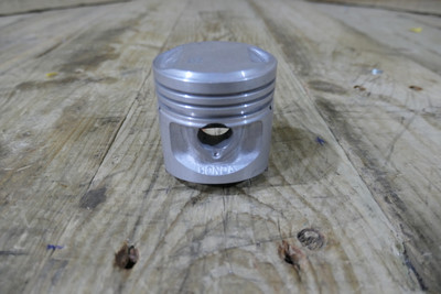 Honda CB100 K1-K2 Piston NOS, Genuine 13102-107-760