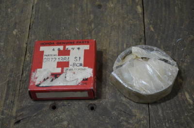 Honda CB72/CIIL72/CL72, Piston Rings 0.25, Genuine NOS