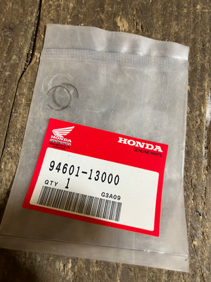 Honda Piston Circlip 13mm, Genuine, NOS, 94601-13000