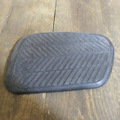 Honda C92/C95 rubber Tank  Knee Pads, Right Hand Side. 17661-212-00. NOS