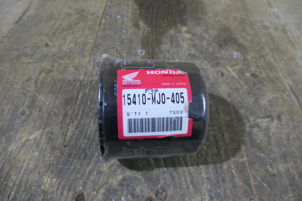 Honda VF1000 F/R / VF1100 Oil Filter Cartridge (NOS)