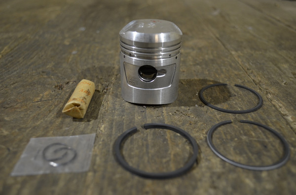 Honda CD125/CD125A Piston (0.50) Set, Genuine NOS