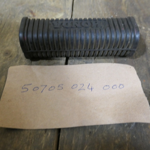 Honda Pillion Footrest Rubber, NOS, 50705-024-000, C200, CA72,C77,C78
