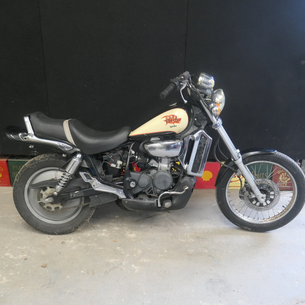 Aprilia Red Rose 125c, two stroke, Cruiser Style.