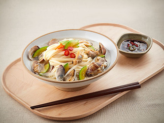 Noodle Soup with Clams