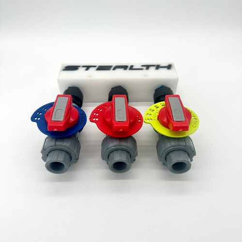 Top-down view of the Stealth 1/2" Soft Wash Proportioner showing the bleach, water, and surfactant inlets equipped with chemical-resistant Viton seals and True Union connections.Top-down view of the Stealth 1/2" Soft Wash Proportioner showing the bleach, water, and surfactant inlets equipped with chemical-resistant Viton seals and True Union connections.