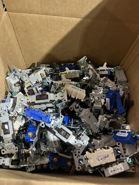 Eaton ECLOT-0267-B-SWITCHES Outlets