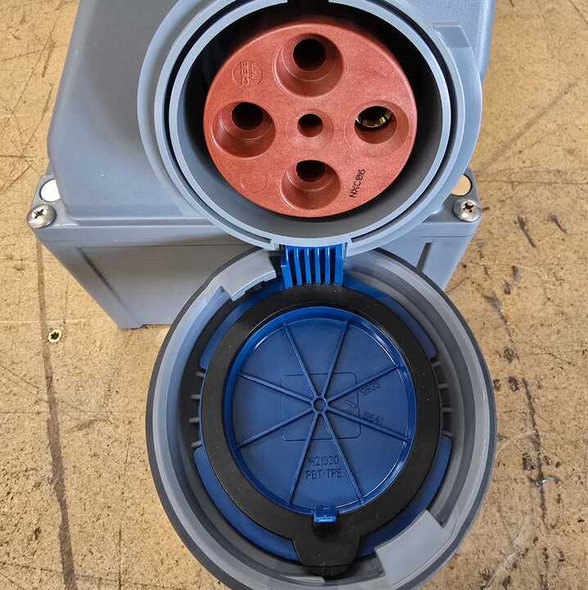 MENNEKES ME 460MI9 Other Plugs/Connectors/Adapters