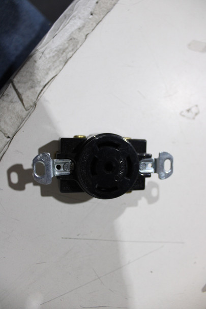 Hubbell 3520 Outlets EA