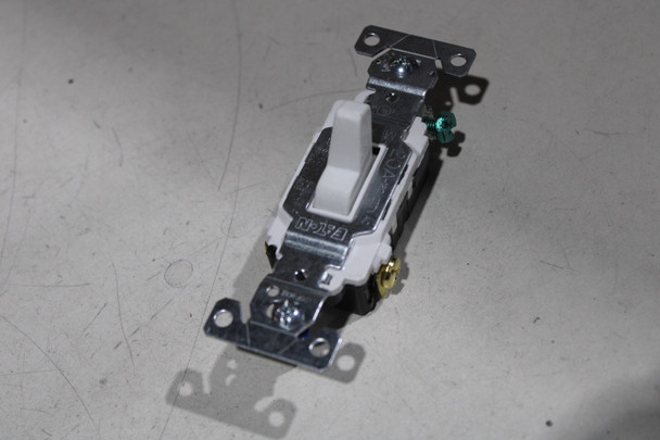 Eaton CSB3200W-BX-LW Light and Dimmer Switches