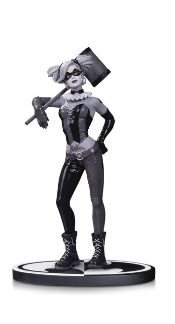 Batman Black & White Harley Quinn Statue By Bermejo -- DC Comics -- FEB160284 Batman Black & White Harley Quinn Statue By Bermejo -- DC Comics -- FEB160284