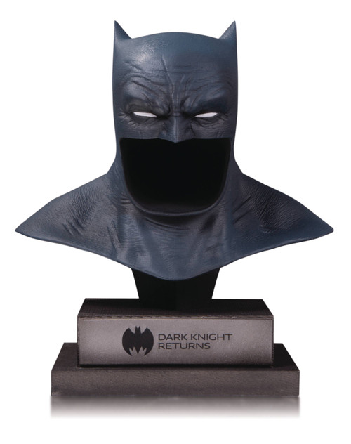 Batman Dark Knight Returns Cowl DC Gallery Prop Statue | Frank Miller FEB190632