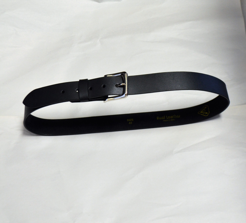  Fine quality leather belt  with removable buckle- 1.50'