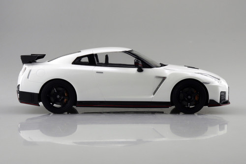 1/24 Snap Car #05-BW 1/24 R35 NISSAN GT-R NISMO 2017 Brilliant White Pearl