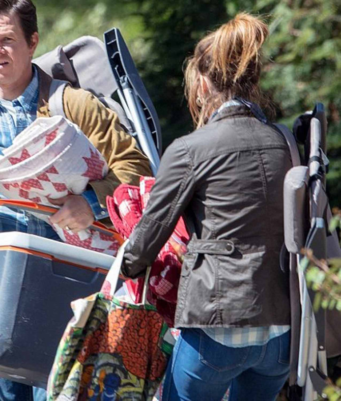 Instant Family Rose Byrne Black Jacket Instant Family Rose Byrne Black Jacket