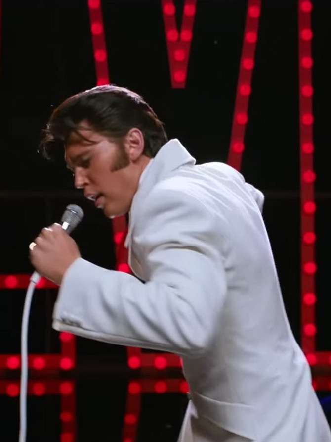 Austin Butler Elvis Presley White Coat