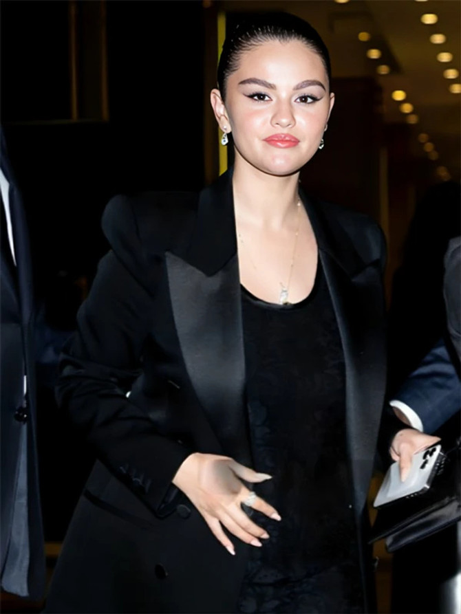 Selena Gomez Emilia Perez 2024 Black Blazer Selena Gomez Emilia Perez 2024 Black Blazer
