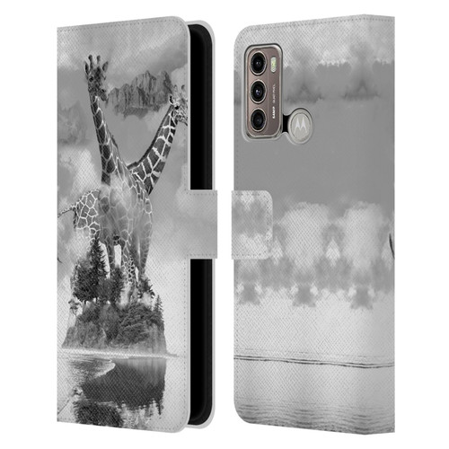 Dave Loblaw Animals Giraffe In The Mist Leather Book Wallet Case Cover For Motorola Moto G60 / Moto G40 Fusion