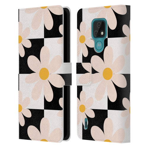 Gabriela Thomeu Retro Black & White Checkered Daisies Leather Book Wallet Case Cover For Motorola Moto E7