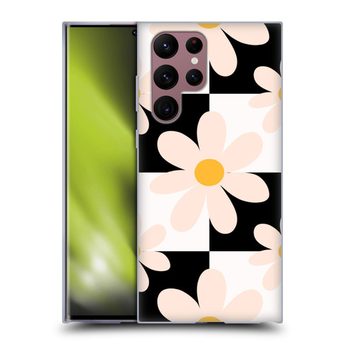 Gabriela Thomeu Retro Black & White Checkered Daisies Soft Gel Case for Samsung Galaxy S22 Ultra 5G