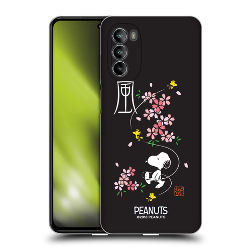 Peanuts Oriental Snoopy Cherry Blossoms Soft Gel Case for Motorola Moto G82 5G