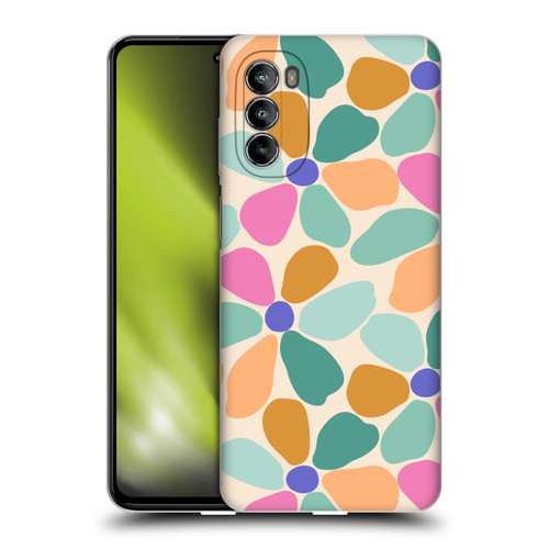 Gabriela Thomeu Retro Colorful Flowers Soft Gel Case for Motorola Moto G82 5G