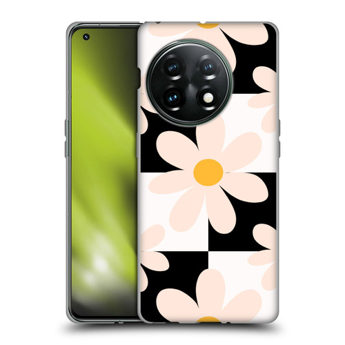 Gabriela Thomeu Retro Black & White Checkered Daisies Soft Gel Case for OnePlus 11 5G