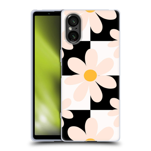 Gabriela Thomeu Retro Black & White Checkered Daisies Soft Gel Case for Sony Xperia 5 V 5G
