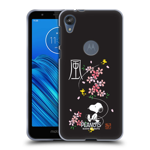 Peanuts Oriental Snoopy Cherry Blossoms Soft Gel Case for Motorola Moto E6