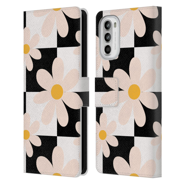 Gabriela Thomeu Retro Black & White Checkered Daisies Leather Book Wallet Case Cover For Motorola Moto G52