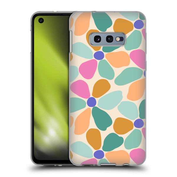 Gabriela Thomeu Retro Colorful Flowers Soft Gel Case for Samsung Galaxy S10e