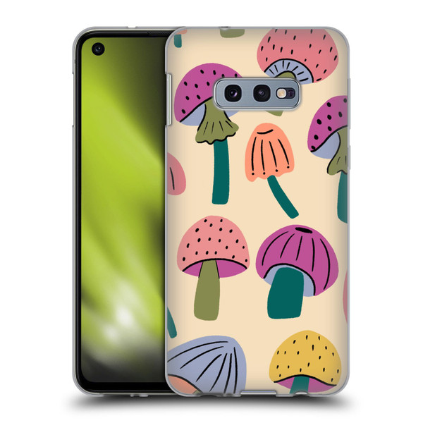 Gabriela Thomeu Retro Magic Mushroom Soft Gel Case for Samsung Galaxy S10e