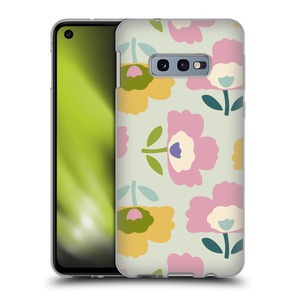 Gabriela Thomeu Retro Scandinavian Floral Soft Gel Case for Samsung Galaxy S10e