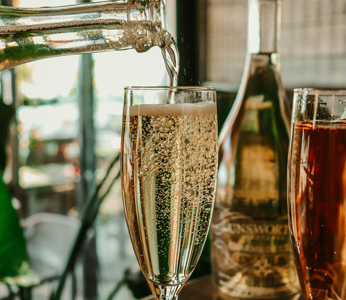 Bubbles and More Bubbles | December 29 | Minneapolis | 6 PM Bubbles and More Bubbles | December 29 | Minneapolis | 6 PM