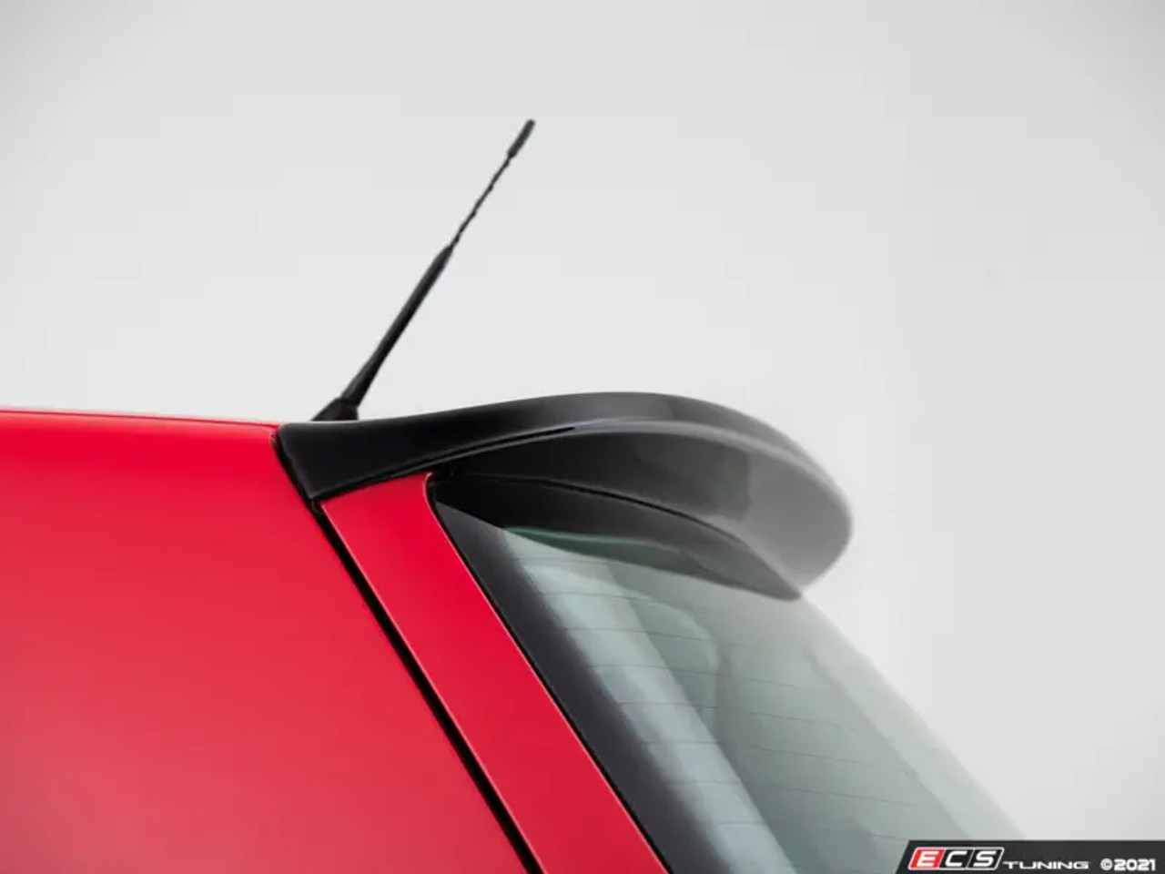 ECS Rear Hatch Spoiler in Gloss Black - Mk4 Golf - Ultimate Customs