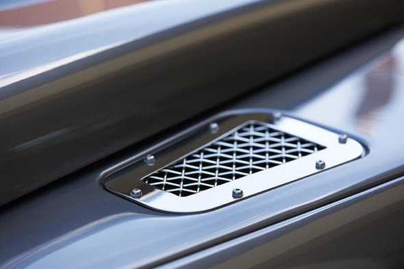 Zunsport LandRover Defender Fender and Side Grille Set - Silver finish (2007 onwards)