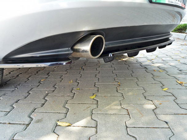 Maxton Design Central Rear Splitter Alfa Romeo 159 (Vertical Bars)