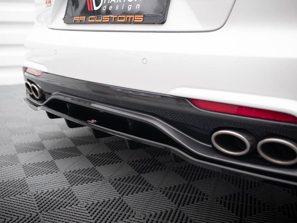 Maxton Design Central Rear Splitter BMW M440i Gran Coupe G26